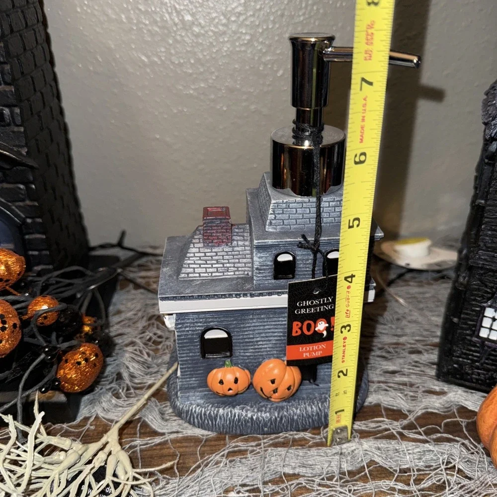 Halloween Haunted House Soap Dispenser Flying Ghost Pumpkins New Spooky Seasonal